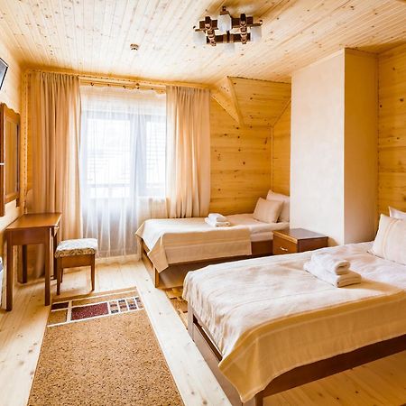 Family Hotel Kaskad Bukovel Phòng bức ảnh