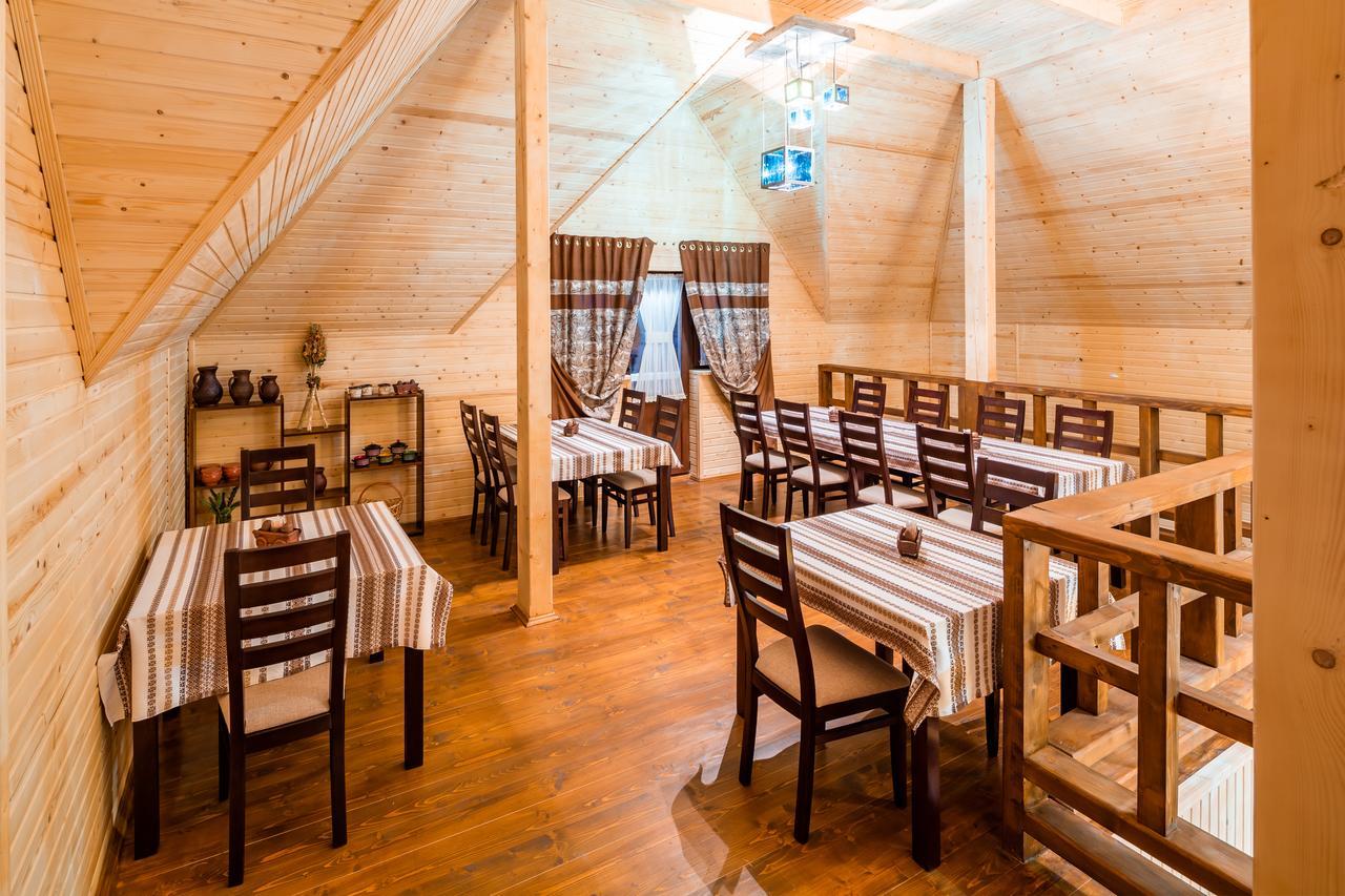 Family Hotel Kaskad Bukovel Ngoại thất bức ảnh