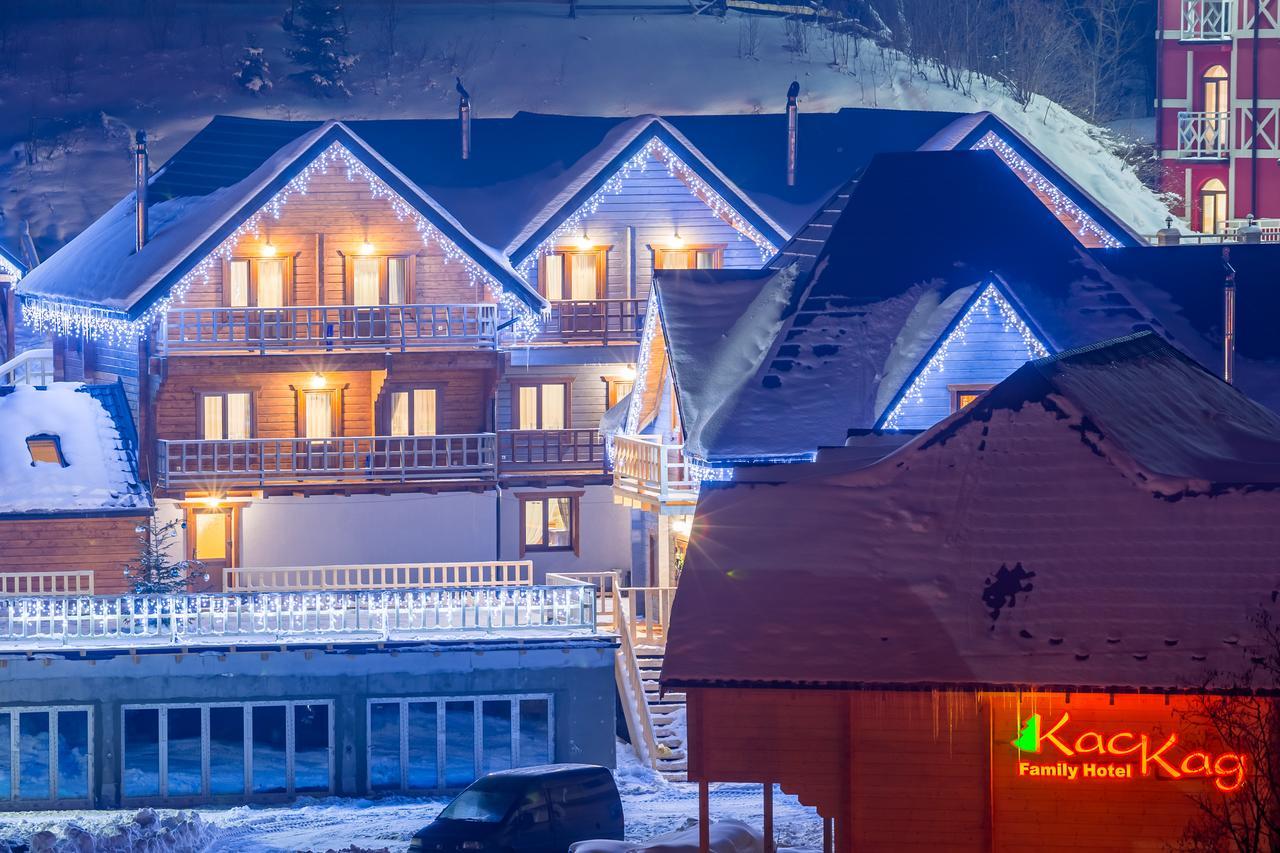 Family Hotel Kaskad Bukovel Ngoại thất bức ảnh